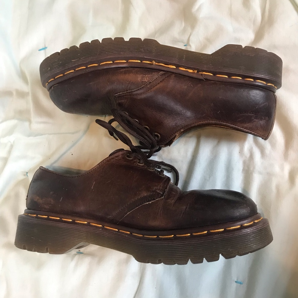 Vintage Brown made in England Dr Marten Oxford leather shoes